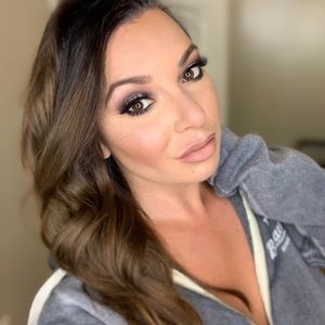 Meet your Posher, Val